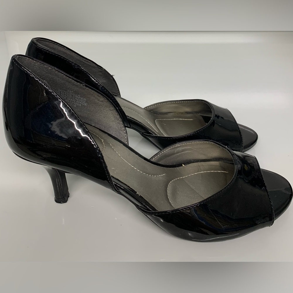 Bandolino Black Patent Peep Toe Heels Sz 5M